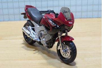 Afbeelding van Yamaha TDM850 1:18 blister
