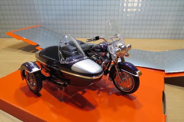 Picture of Harley Davidson sidecar zijspan FLHRCI 2001 1:18 (11)