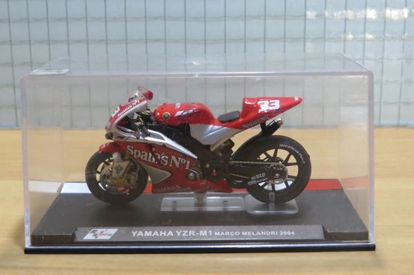 Picture of Marco Melandri Yamaha YZR M-1 2004 1:24