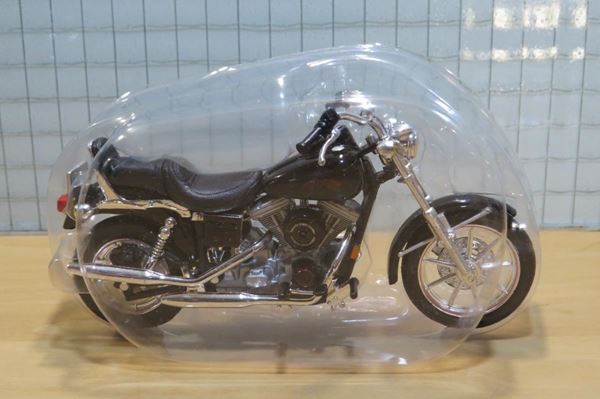 Picture of Harley Davidson FXDL Dyna Low Rider 1:18 (72) blister