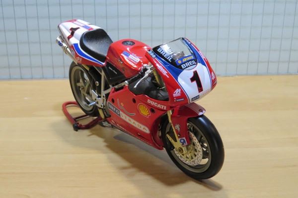 Picture of Troy Bayliss Ducati 998 2002 1:12