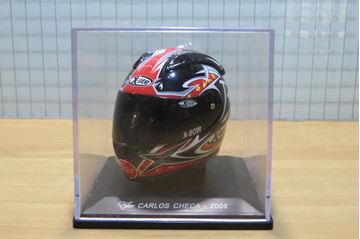 Afbeelding van Carlos Checa Nolan helmet 2005 1:5