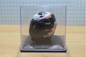 Afbeelding van Marco Melandri Nolan helmet 2005 1:5