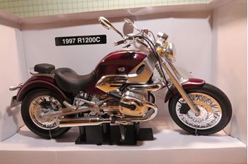 Afbeelding van BMW R1200C Cruiser 1:6 bord. New Ray