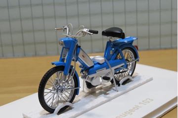 Afbeelding van Peugeot 103 brommer 1:18 Norev 182049