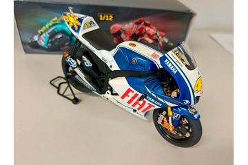 Afbeelding van Valentino Rossi Yamaha YZR-M1 2009 1:12 Altaya