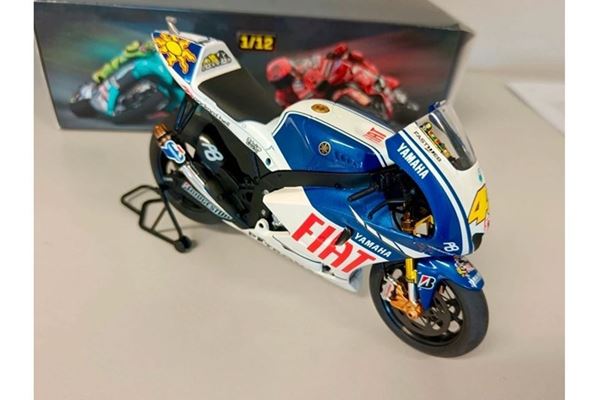 Picture of Valentino Rossi Yamaha YZR-M1 2009 1:12 Altaya