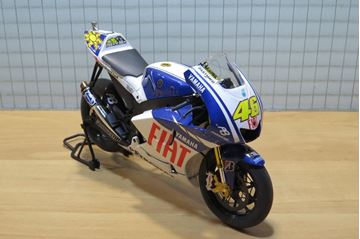 Afbeelding van Valentino Rossi Yamaha YZR-M1 2009 1:12 Altaya