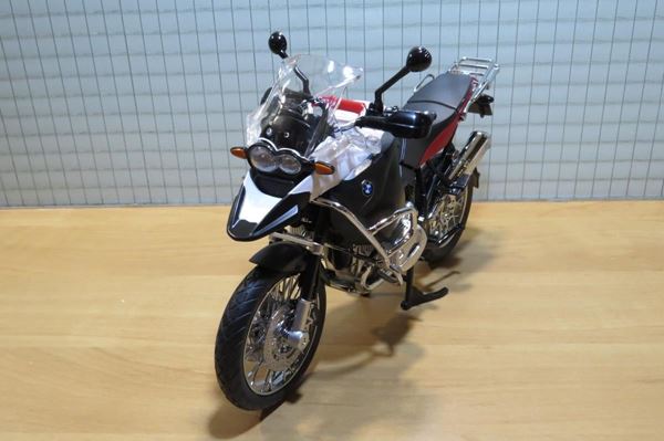 Picture of BMW R1200GS white 1:9 00200