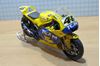 Picture of Valentino Rossi Yamaha YZR-M1 2006 1:12 breuk