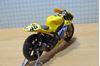 Picture of Valentino Rossi Yamaha YZR-M1 2006 1:12 breuk