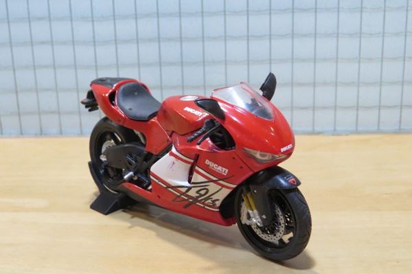 Picture of Ducati Desmosedici RR 2007 1:18 breuk