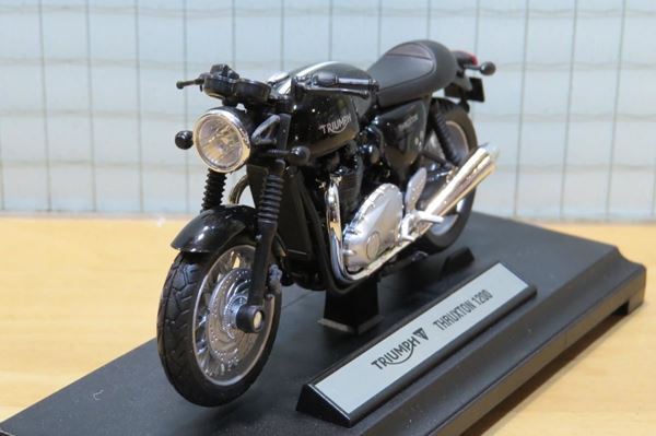 Picture of Triumph Thruxton 1200 1:18
