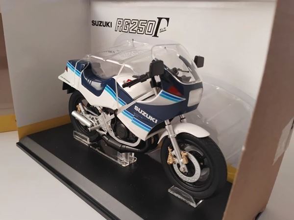 Picture of Suzuki RG250r 1:12 aoshima