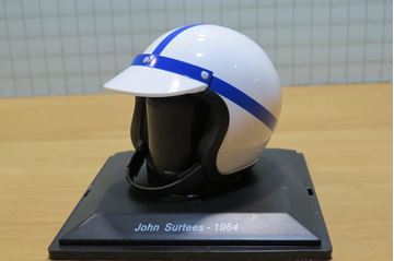 Afbeelding van John Surtees Ferrari helmet 1964 1:5