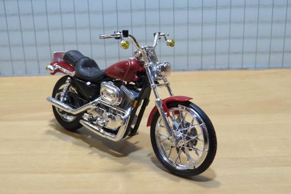 Picture of Harley Davidson XL1200C Sportster 1200 custom 1:18 (n042) blister